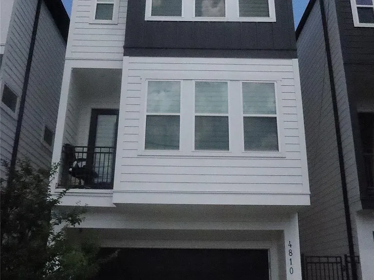 4810 Cochran St — Photo 1