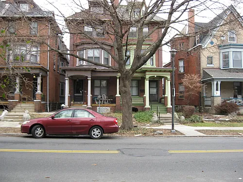 4613 Cedar Ave Photo 1