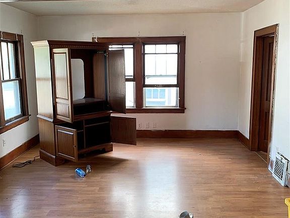 4th image of 708 Lincoln St