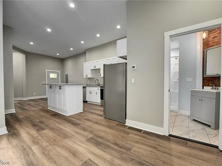 6014 Franklin Blvd #1 — Photo 14