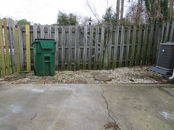 3rd image of 1262 Maple Shade Ln