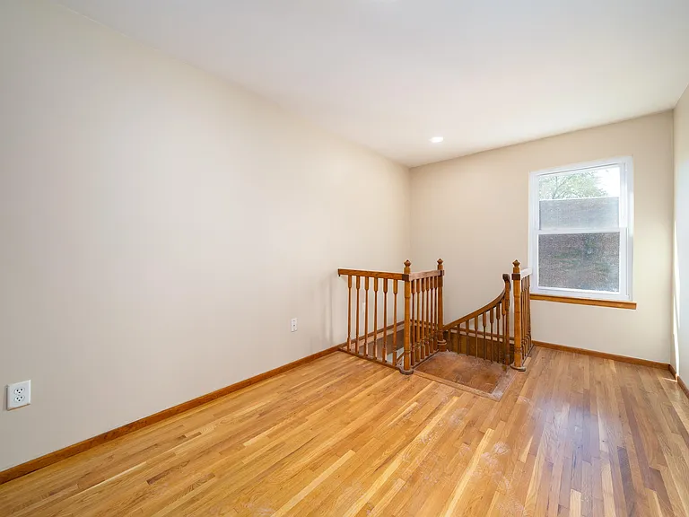 149 Hobart Ave #1 — Photo 9