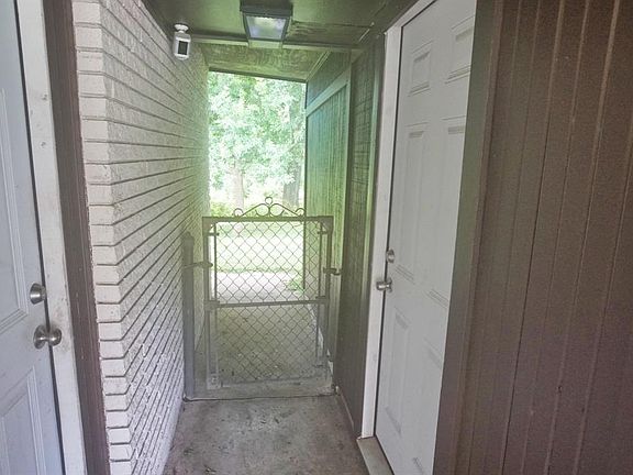 3rd image of 107 Southern Oaks Dr