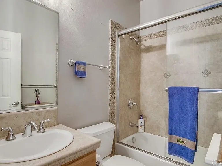 2921 E St #2 — Photo 22