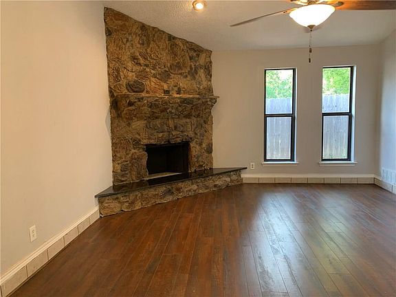 4th image of 330 Softwood Dr