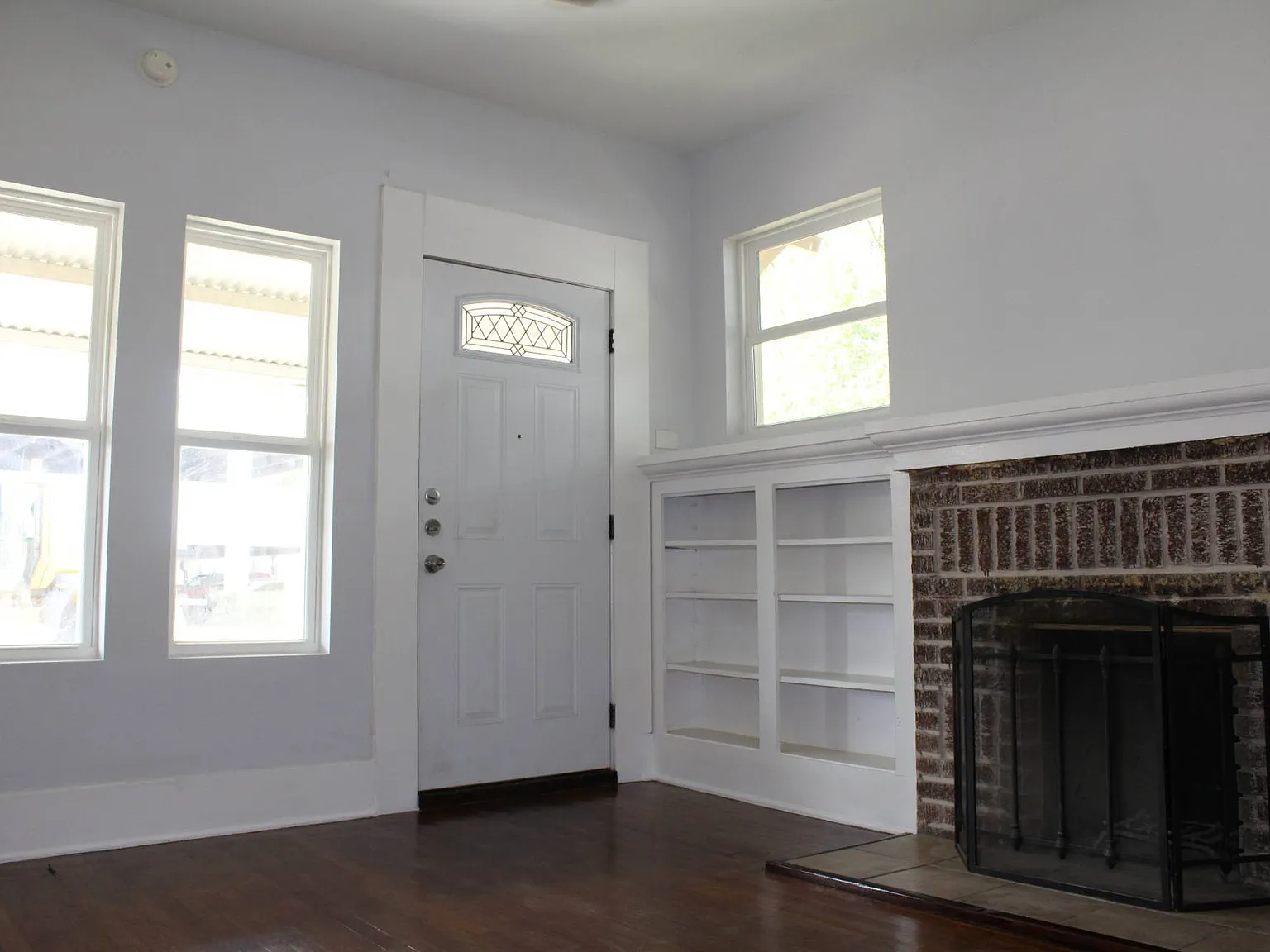 1 bed, 1199 sqft, $995 — Photo 2