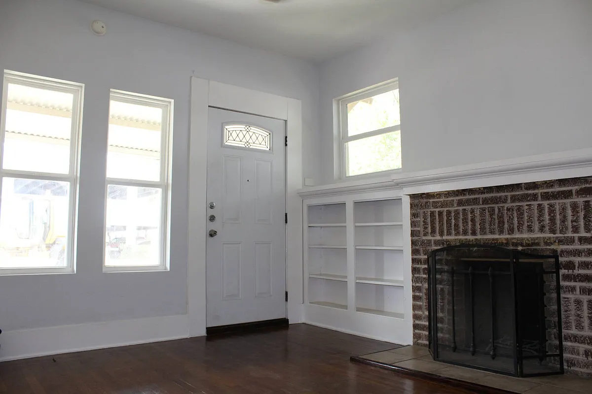 Building Photo - 826 E Erie Ave #A
