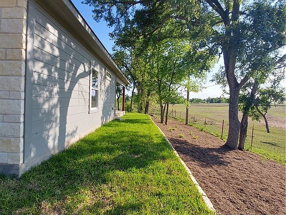 3rd image of 121 Spanish Oak Trl