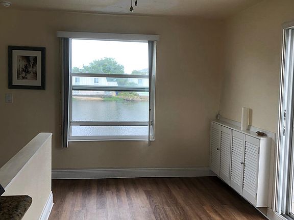 2nd floor loft/den area