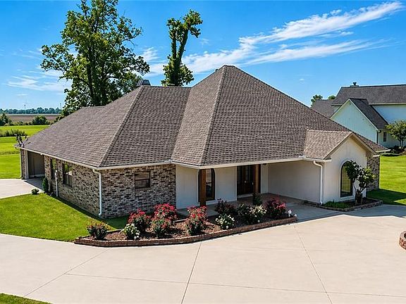 2nd image of 138 Robinson Rd