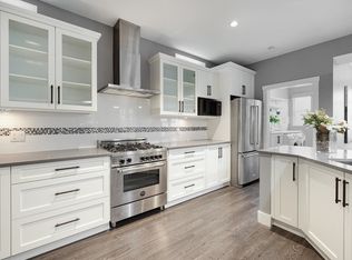 1432 Argyle St, Coquitlam, BC V3E 0L3