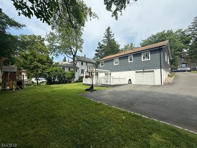 78 Mounthaven Dr — Photo 18
