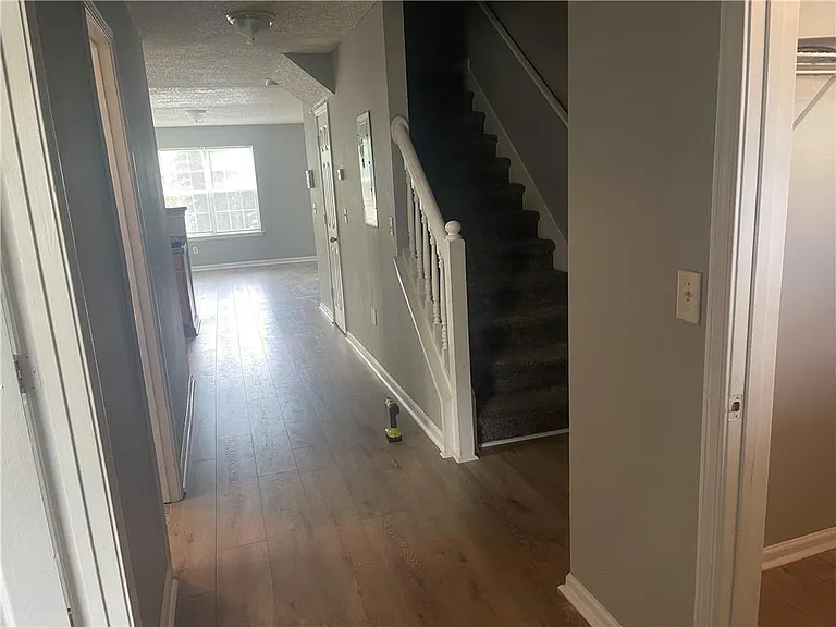 5322 Creekview Ln — Photo 4