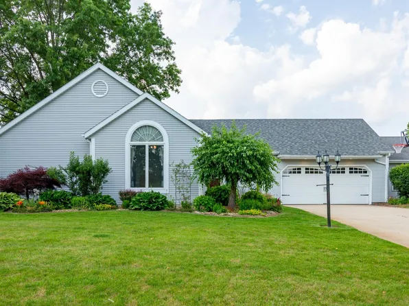 22885 Stonebrier Dr, Elkhart, IN 46514