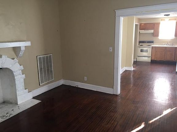 4th image of 502 Douglas Ave