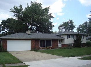 426 Fairview Ave, Crown Point, IN 46307