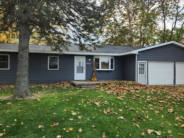 7530 Bennett Lake Rd, Fenton, MI 48430