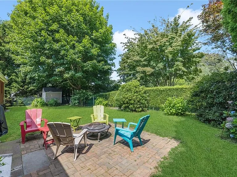 288 Green End Ave — Photo 42