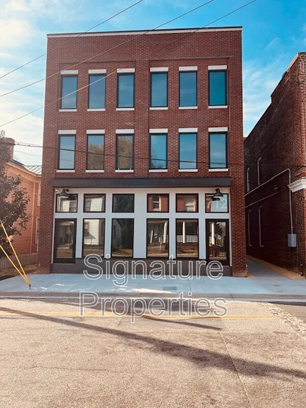 1 bed, 1.0 bath, 502 sqft, $999 — Photo 1