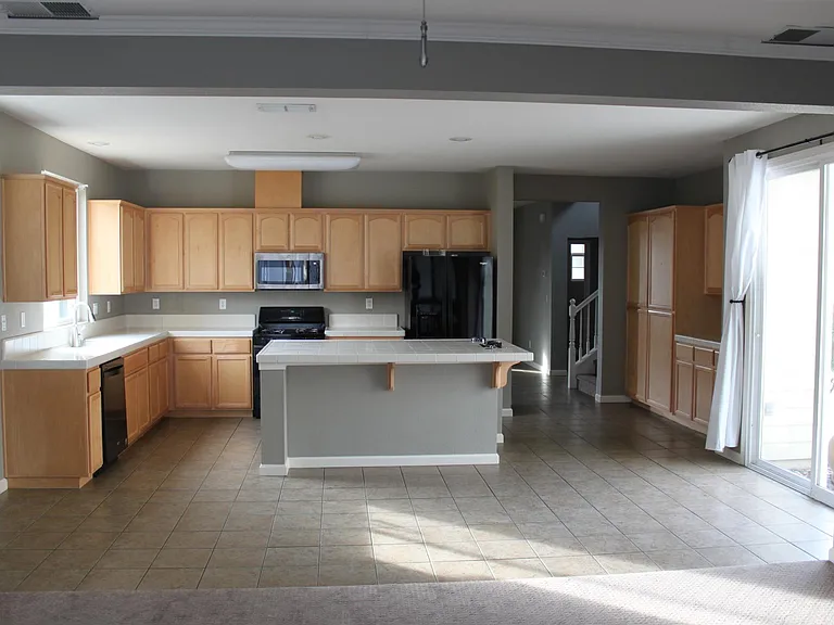 1265 W Springer Dr — Photo 3