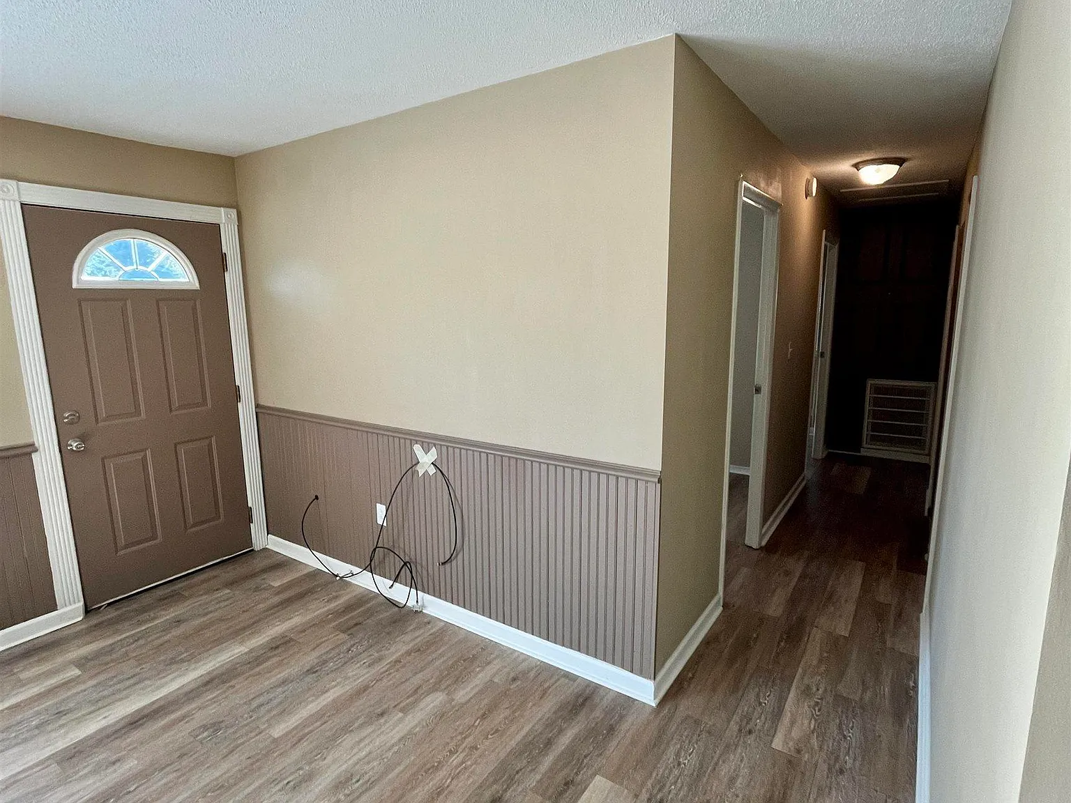 3 bed, 1.0 bath, 925 sqft, $1,350 — Photo 4