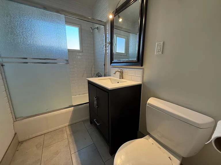 1526 Corinth Ave #6 — Photo 3