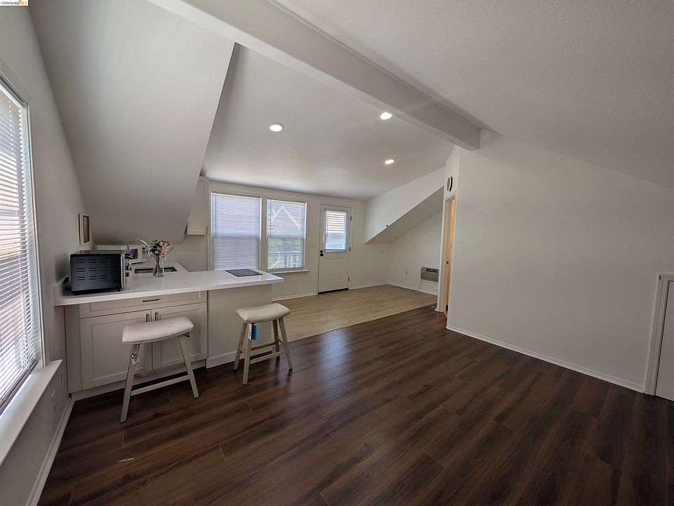 1st image of 1021 Arlington Way