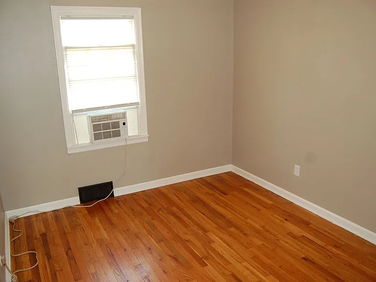 2620 Sumner St — Photo 9
