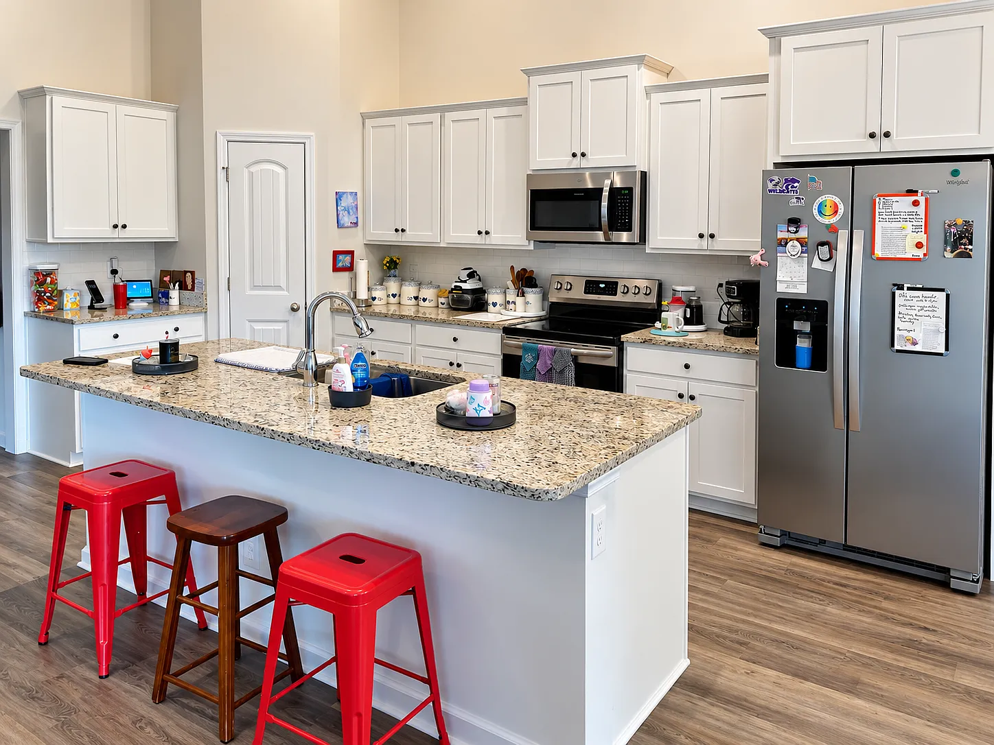 3 bed, 1728 sqft, $2,795 — Photo 4