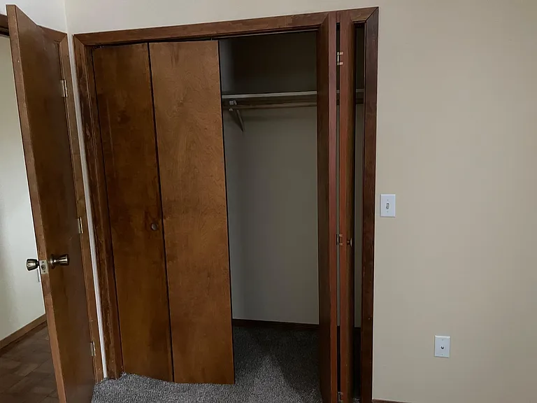 144 Acorn Dr — Photo 37
