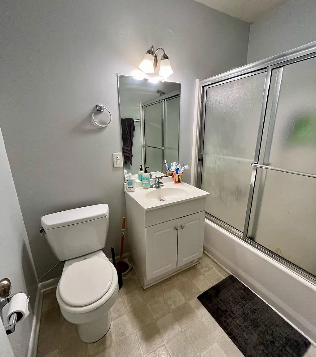 3 bed, 1053 sqft, $2,000 — Photo 3