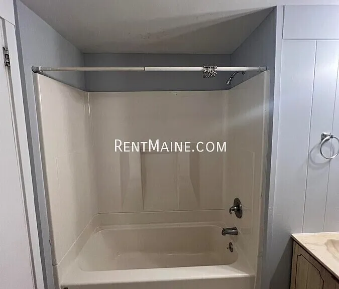 468 Union St #5 — Photo 10