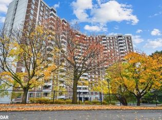 10 Edgecliff Golfway #317, Toronto, ON M3C3A3