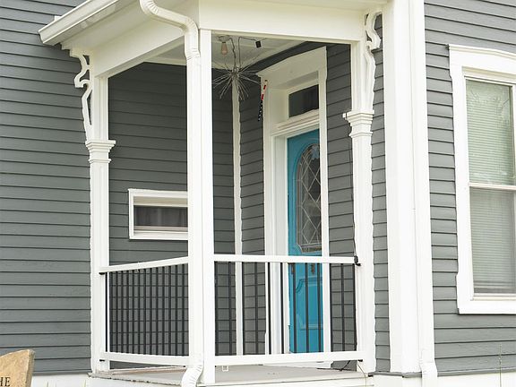 5th image of 610 Crawford St