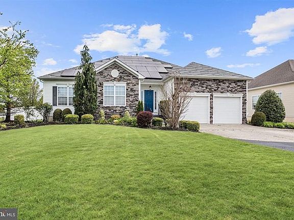 4th image of 4 Thornwood Dr