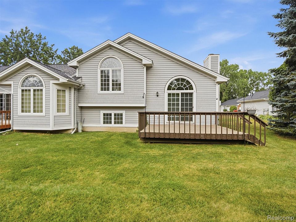 1st image of 6346 Squire Lake Dr