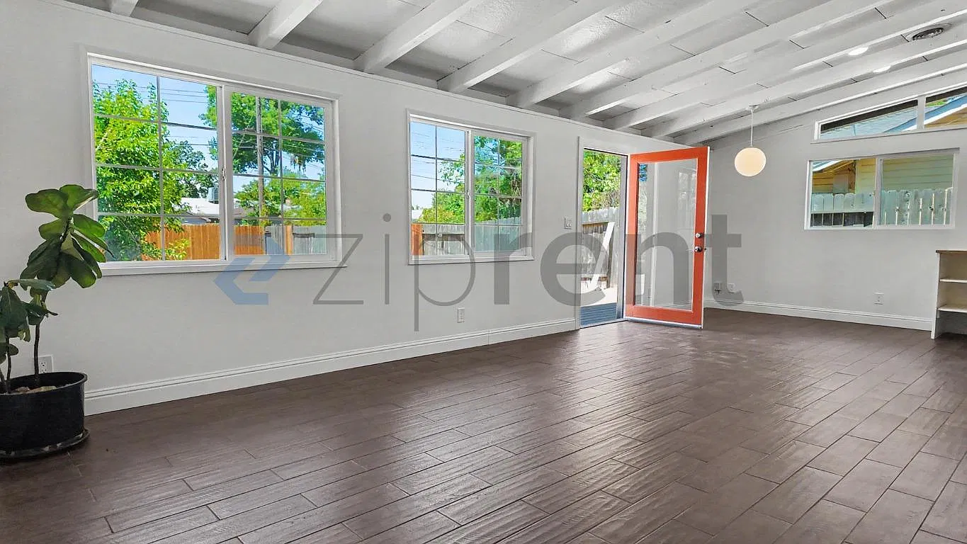 4 bed, 1475 sqft, $2,565 — Photo 1