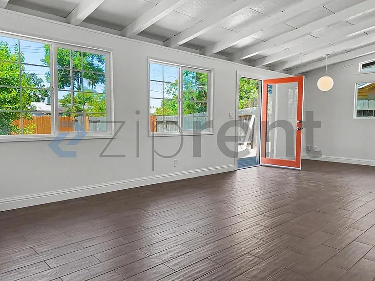 1937 Terrace Dr — Photo 5