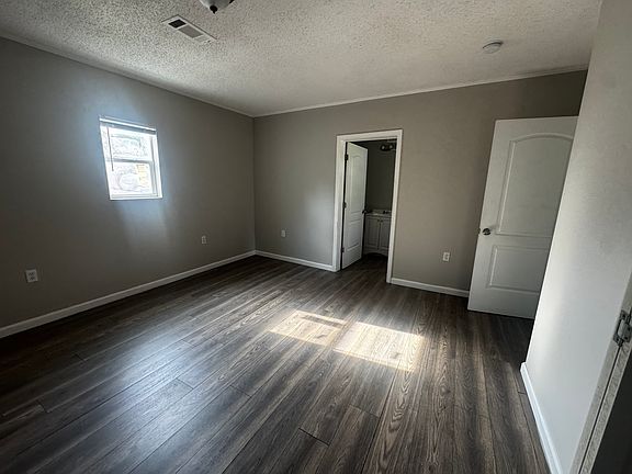 3rd image of 502 W 4th St