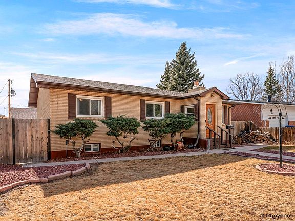 3rd image of 1015 Hoy Rd