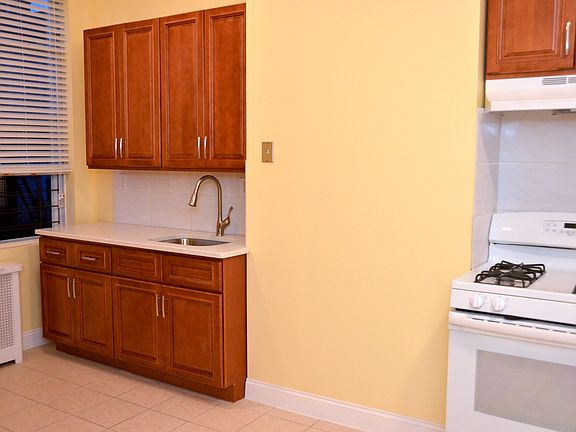3rd image of 6041 Catalpa Avenue # Fl 2nd