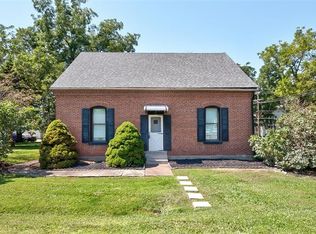 15 N Main St, Freeburg, IL