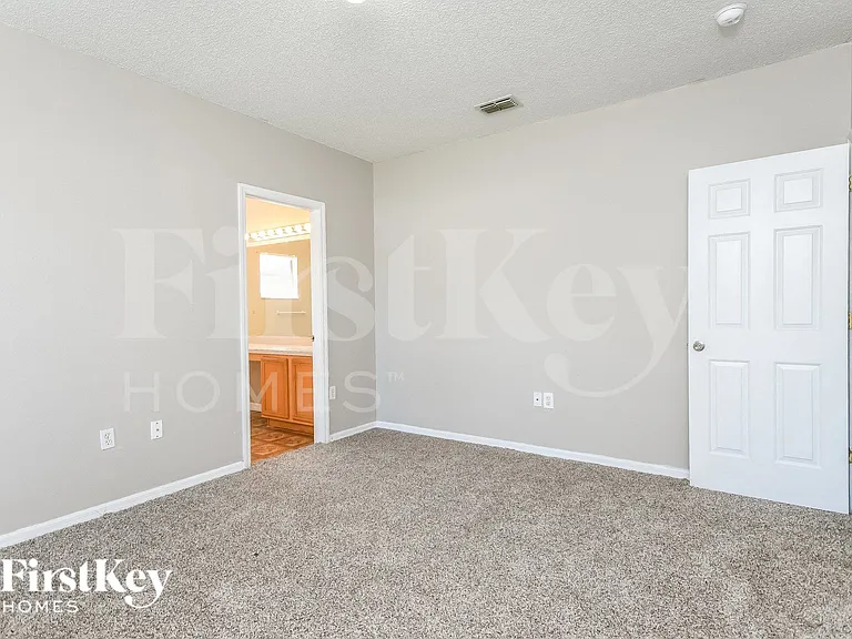 702 Cotulla Dr — Photo 10