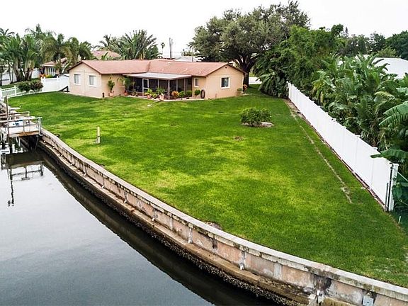 5th image of 3357 Coquina Key Dr SE