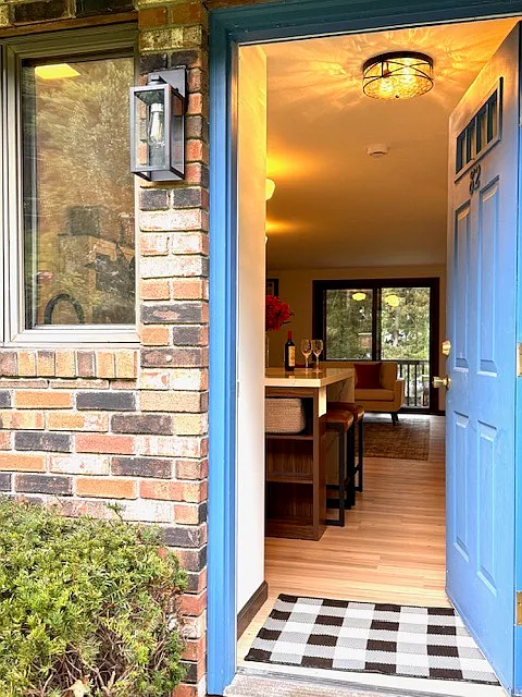 2 bed, 1.5 bath, 1000 sqft, $2,250 — Photo 2