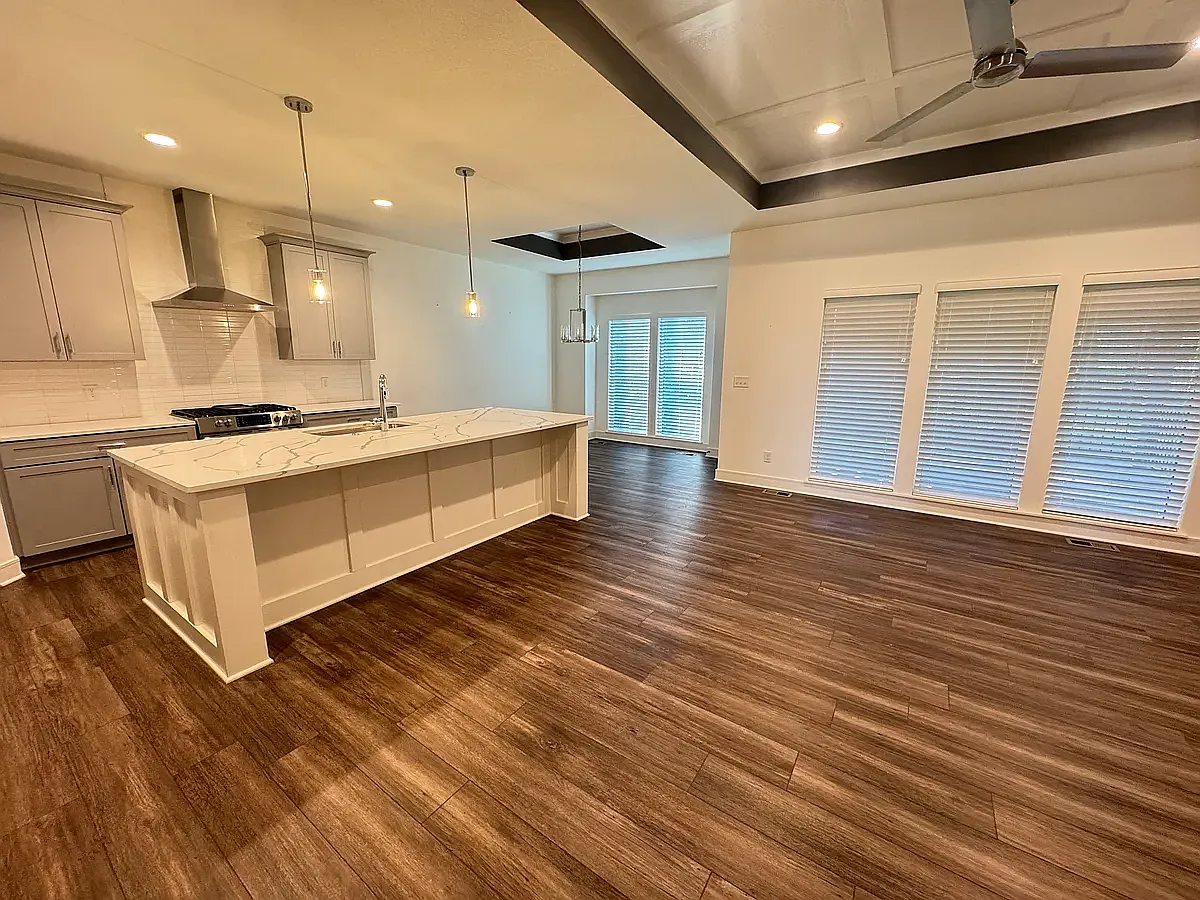 3 bed, 2.5 bath, 1666 sqft, $3,600 — Photo 4