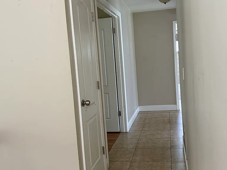 504 Shane Cir — Photo 17