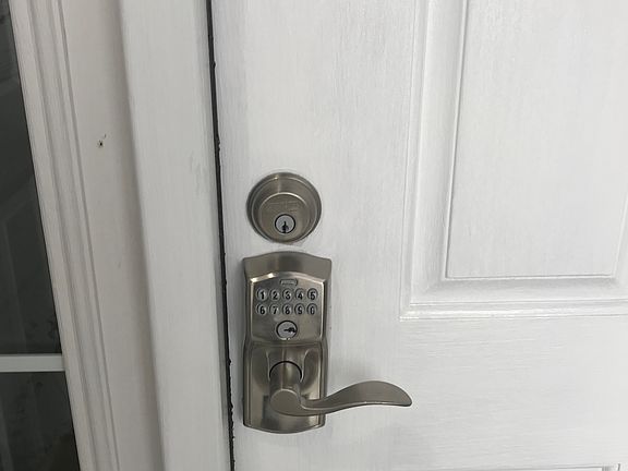 Schlage keypad front door en