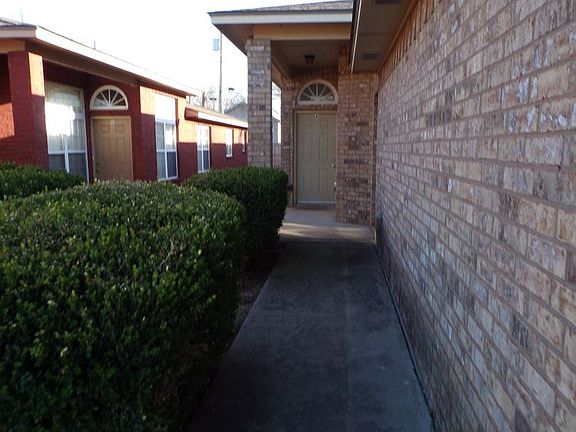 2nd image of 514 NW Ferris Ave APT A