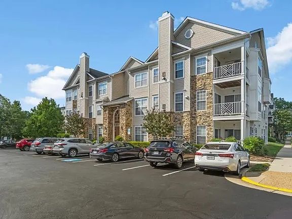 2nd image of 5908 Founders Hill Dr Unit 301